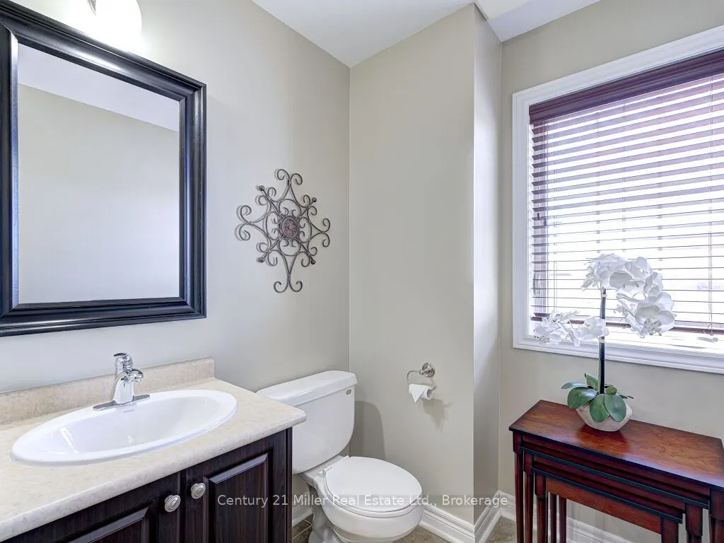 3268 Sealey Crescent