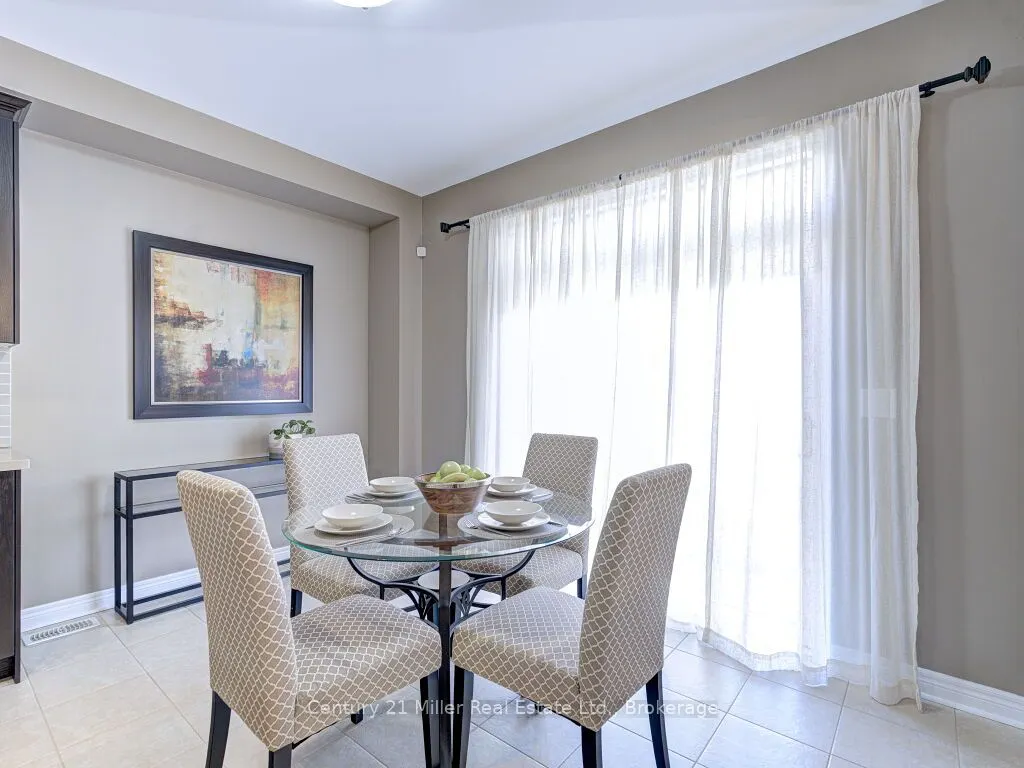 3268 Sealey Crescent