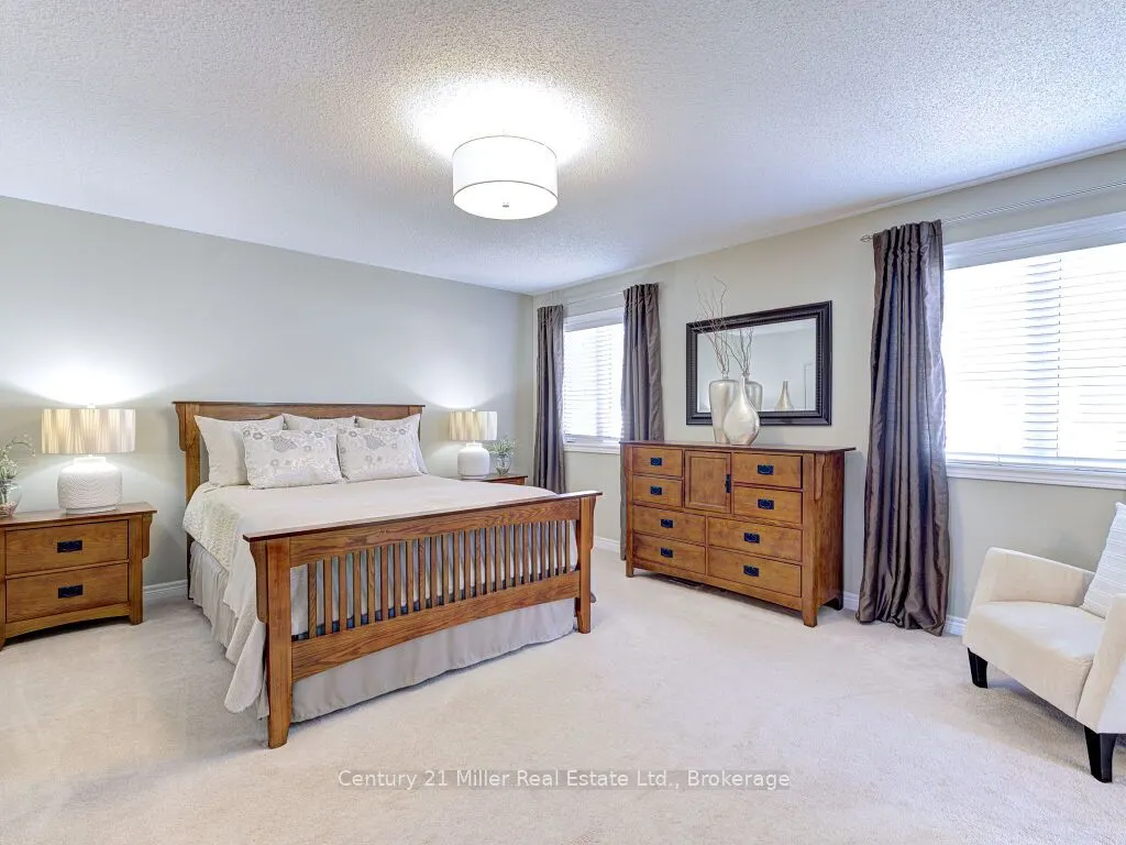 3268 Sealey Crescent
