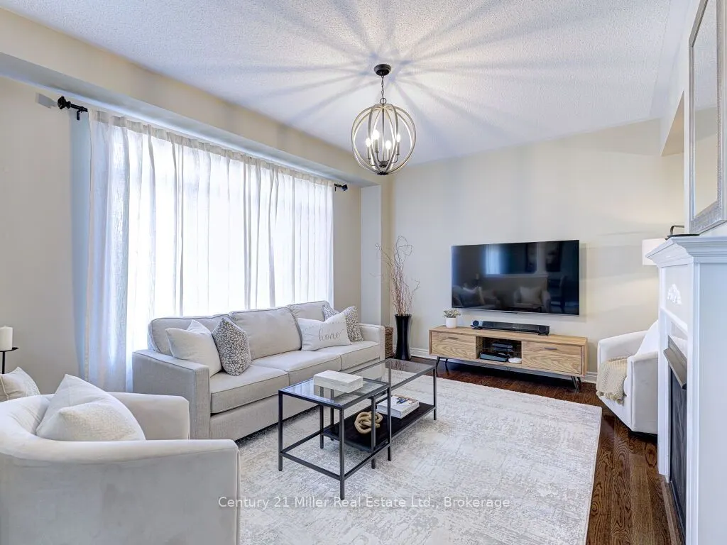 3268 Sealey Crescent