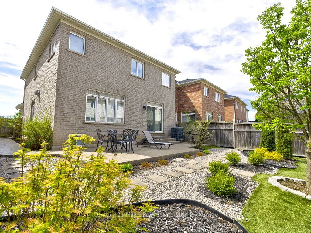 3268 Sealey Crescent