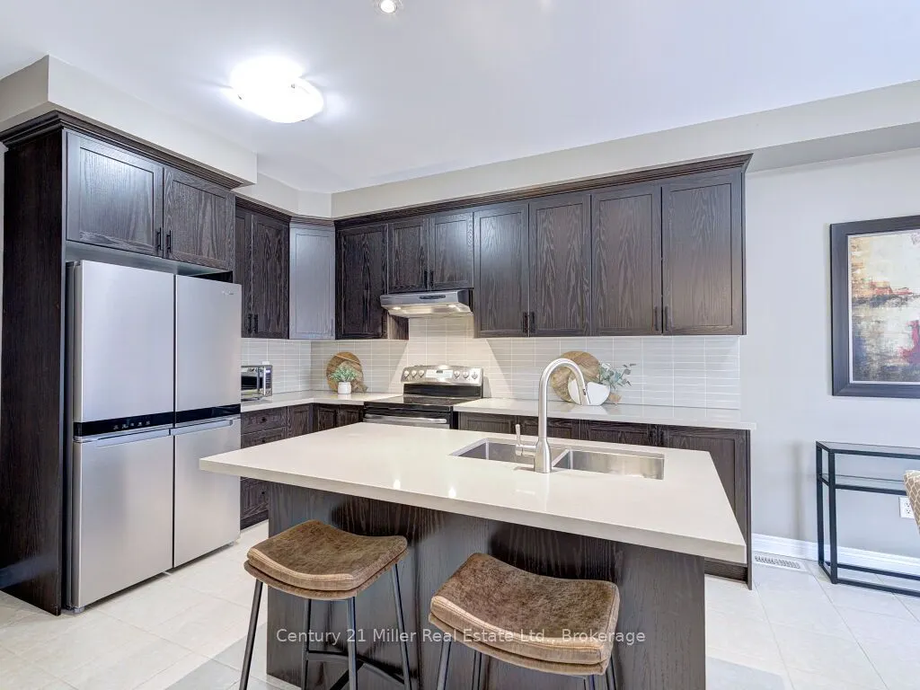 3268 Sealey Crescent