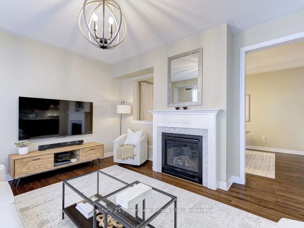 3268 Sealey Crescent