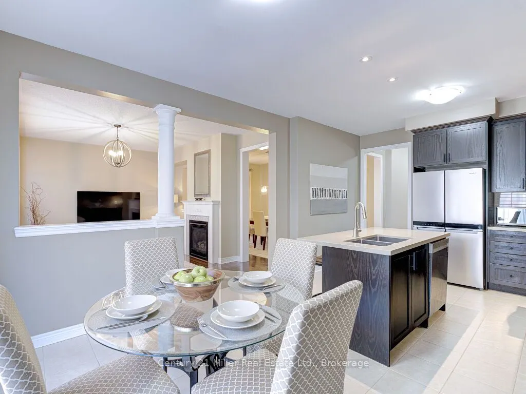 3268 Sealey Crescent