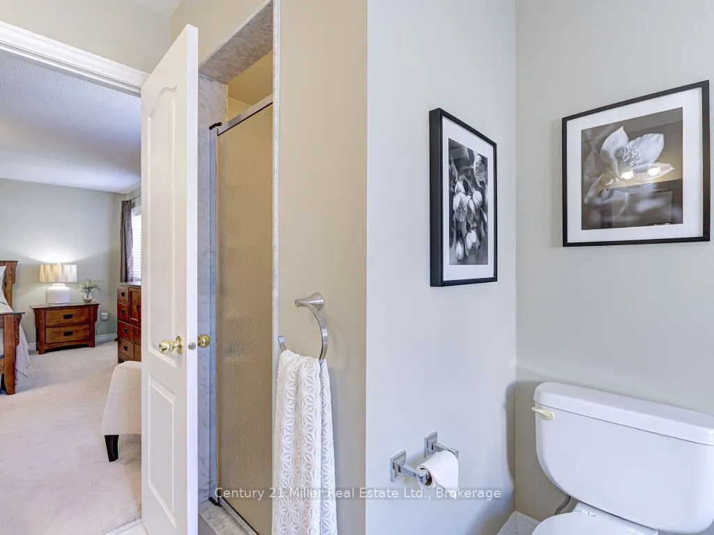 3268 Sealey Crescent