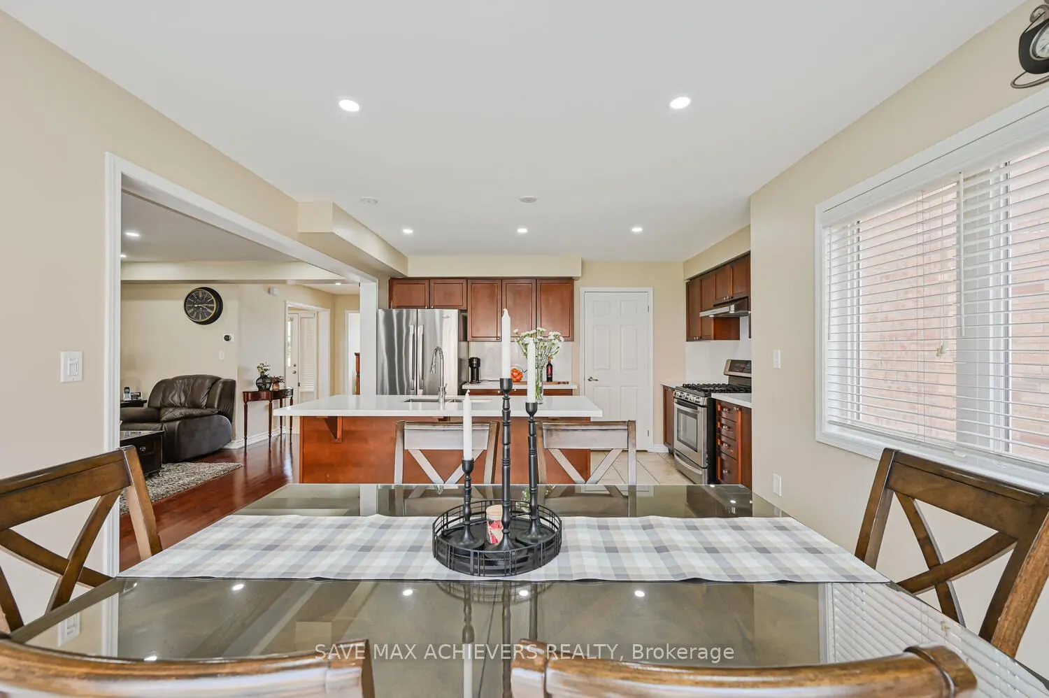 37 BLOOM Drive