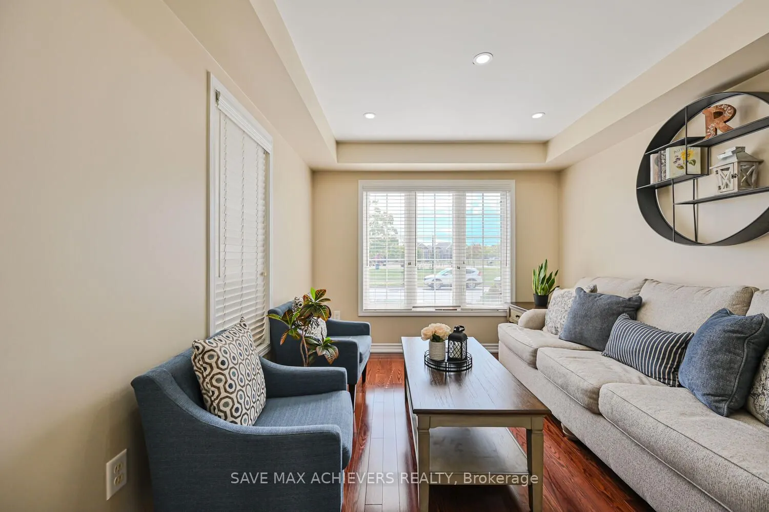 37 BLOOM Drive