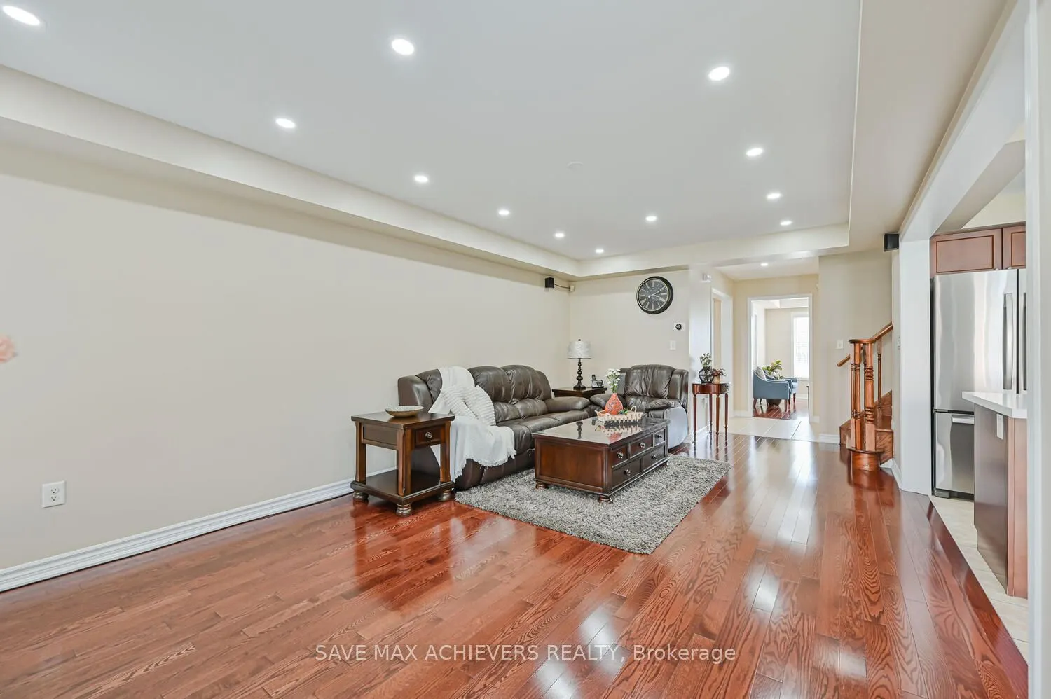 37 BLOOM Drive