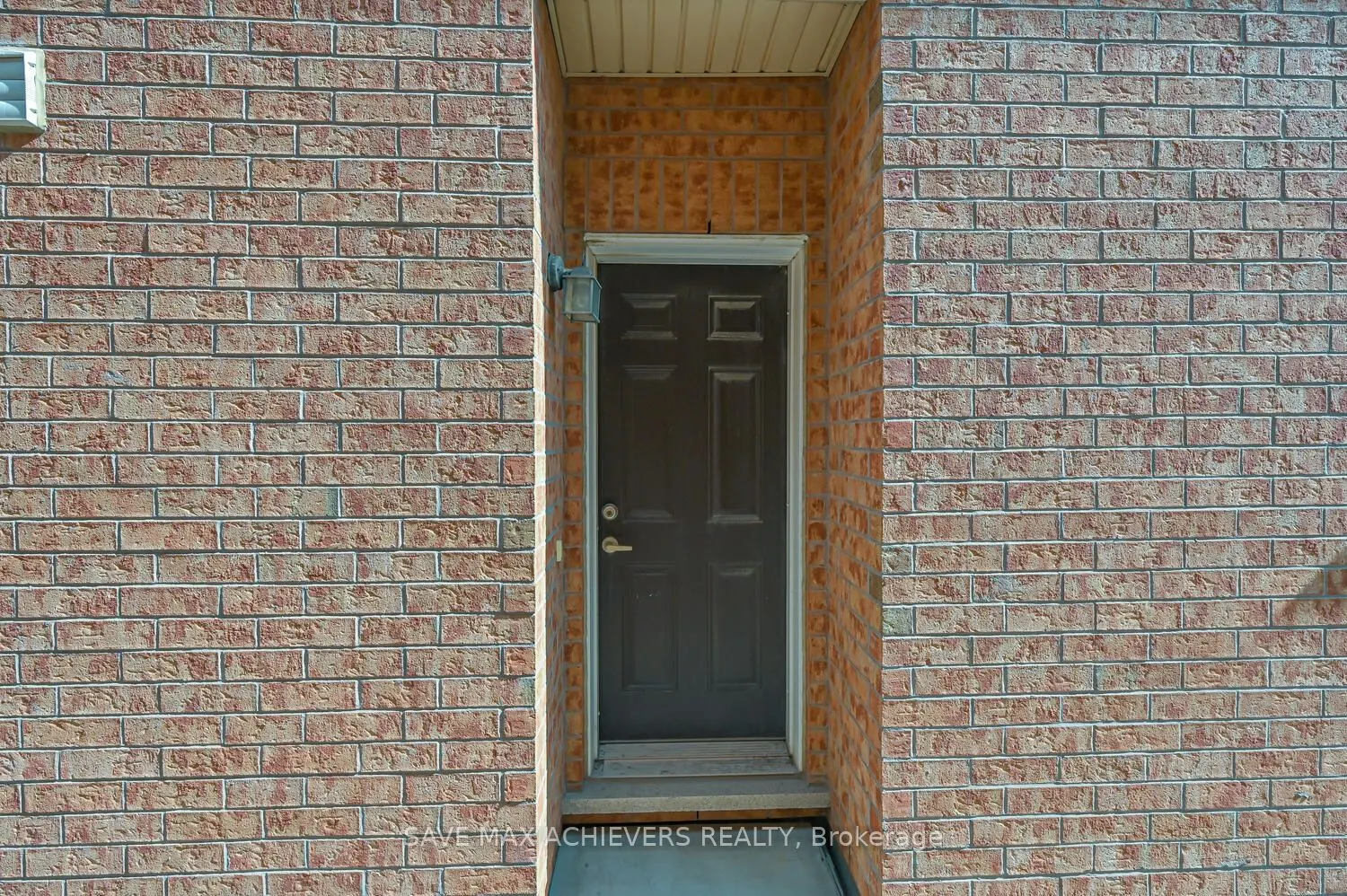 37 BLOOM Drive