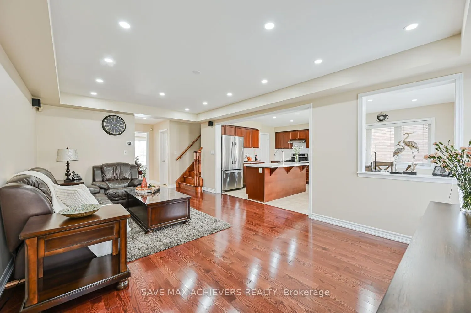 37 BLOOM Drive