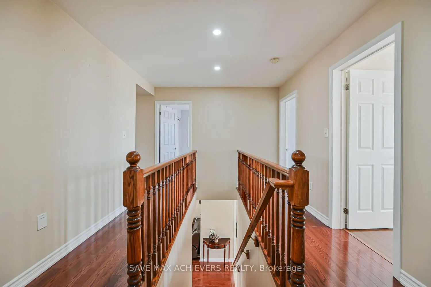 37 BLOOM Drive
