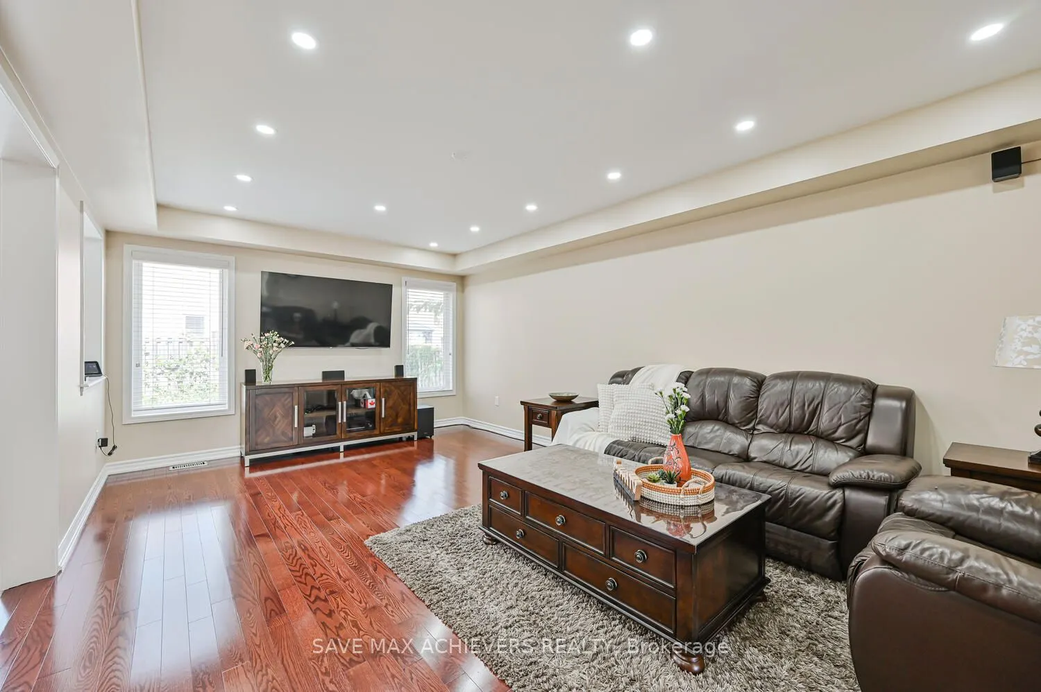 37 BLOOM Drive