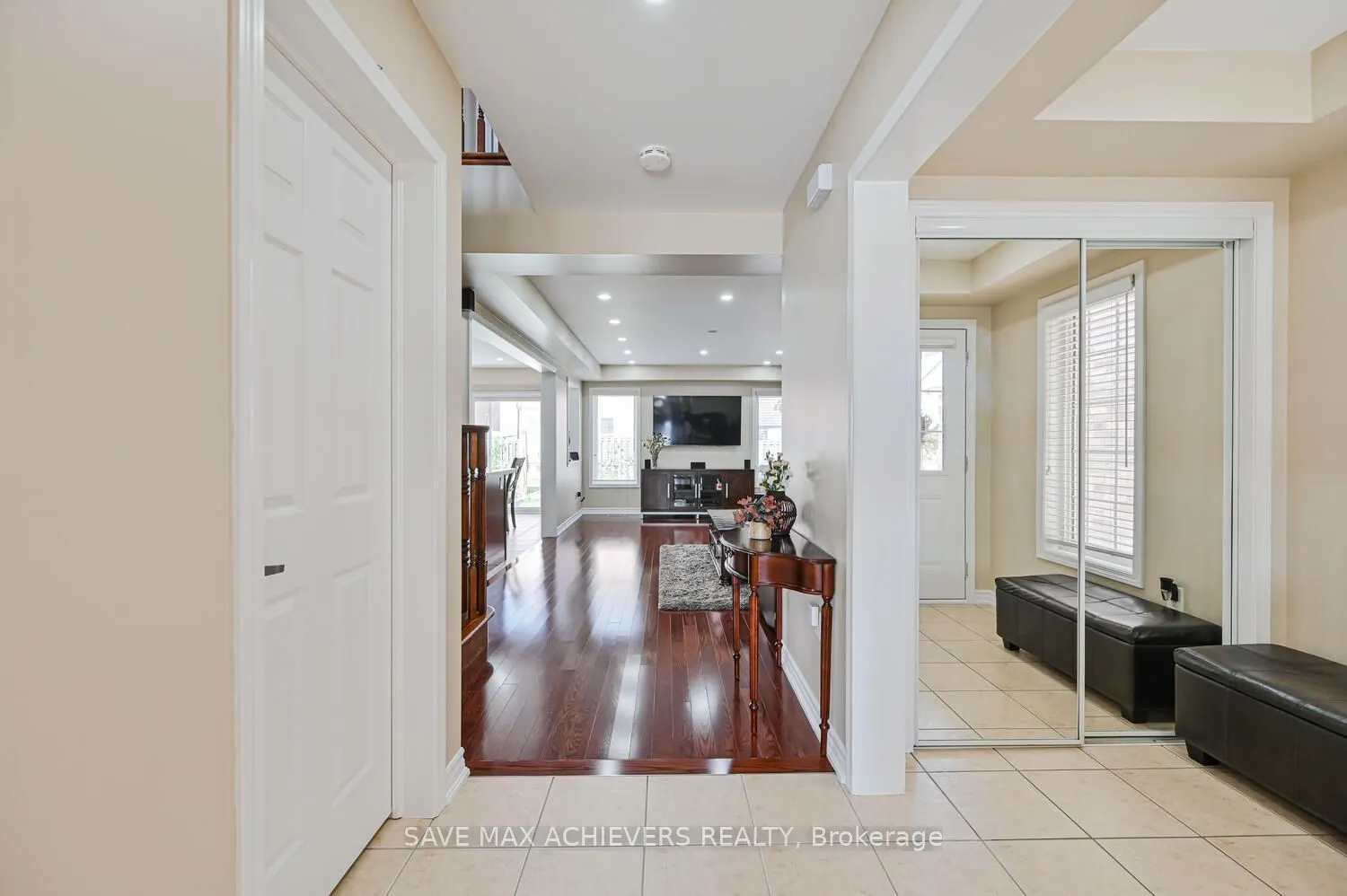 37 BLOOM Drive