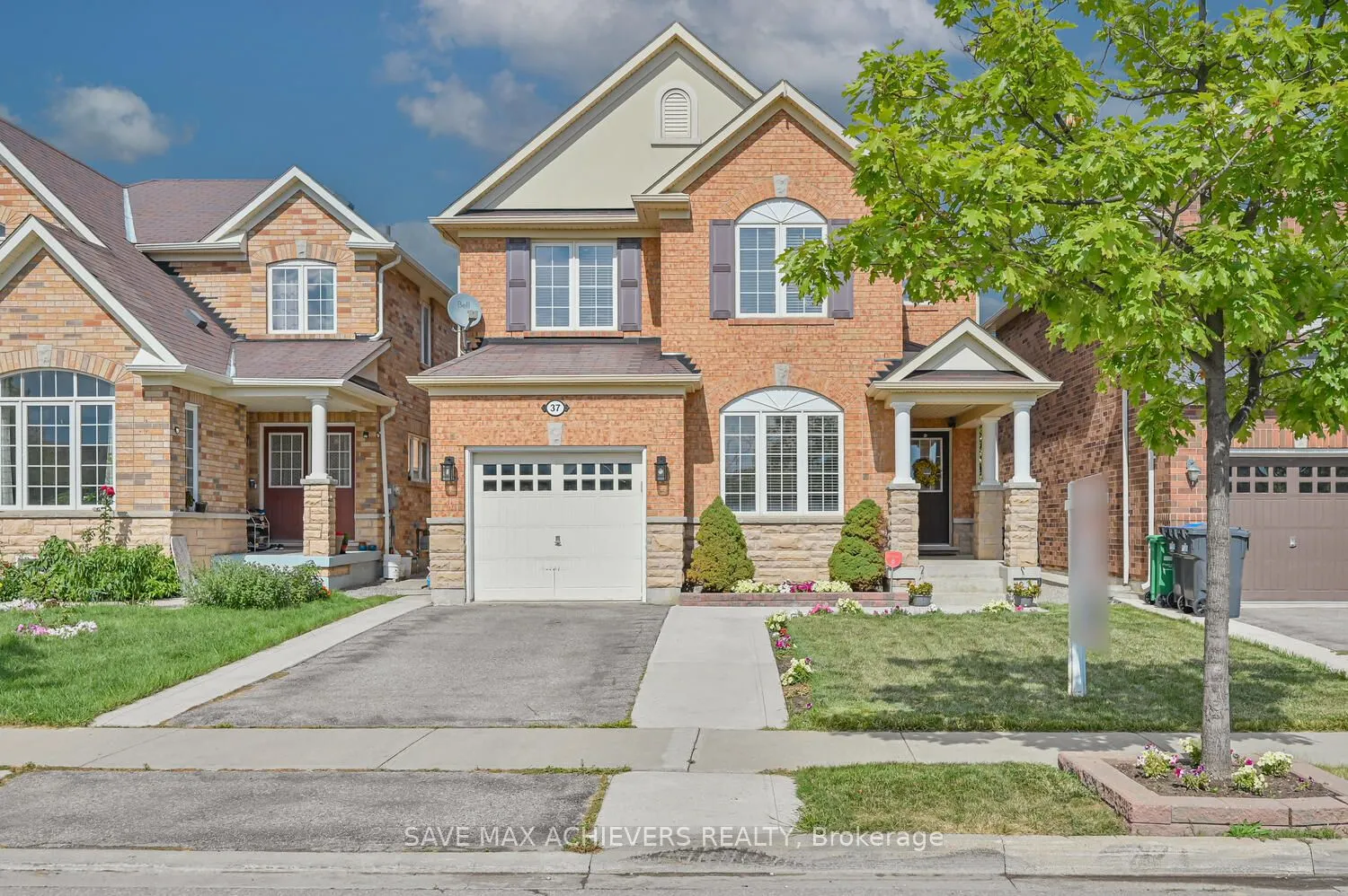 37 BLOOM Drive