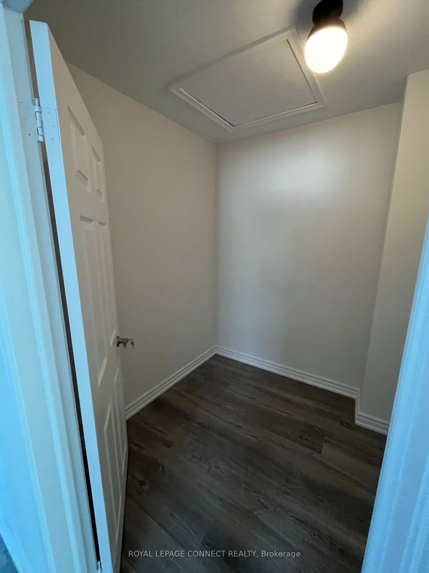 54 Foxrun Avenue