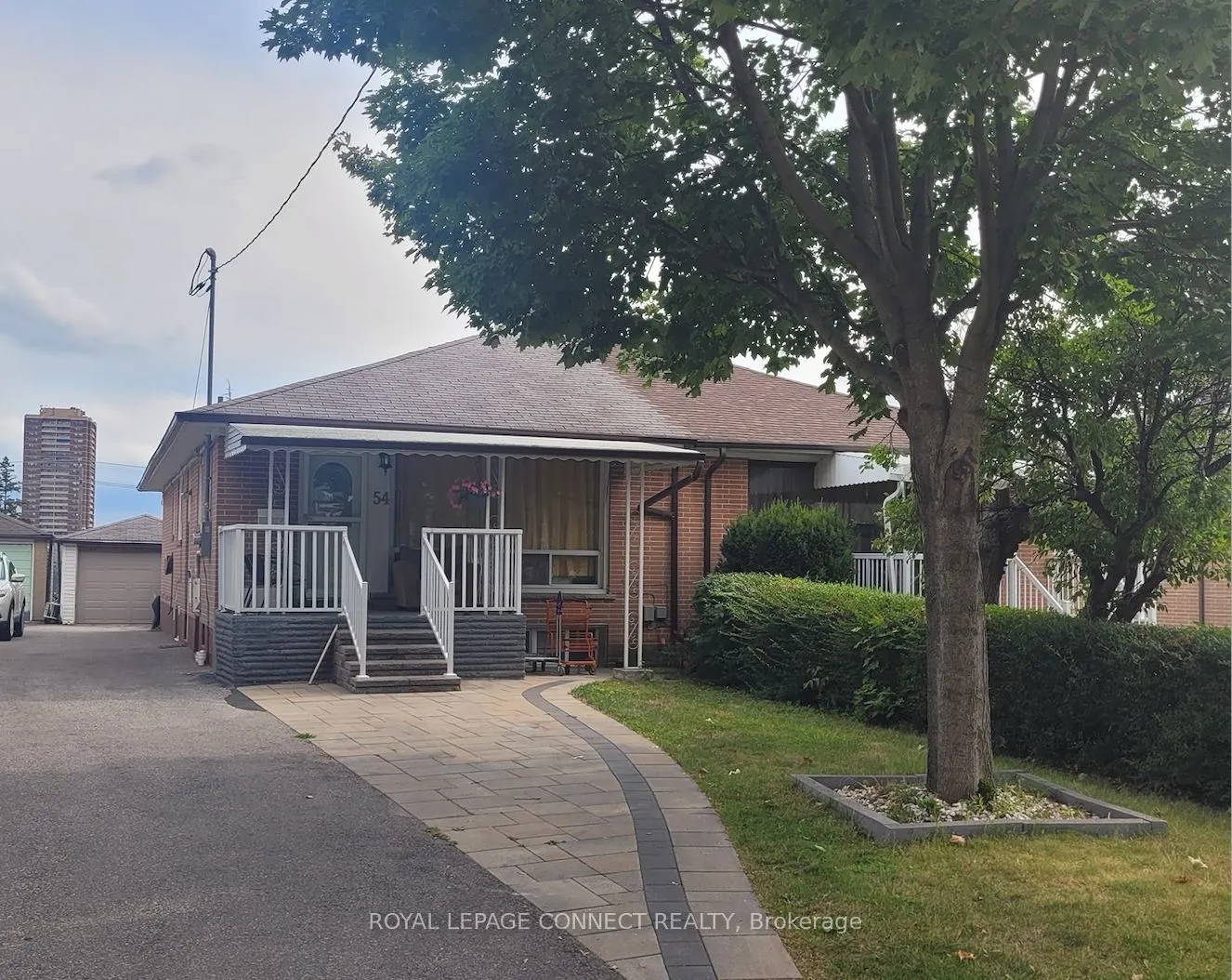 54 Foxrun Avenue
