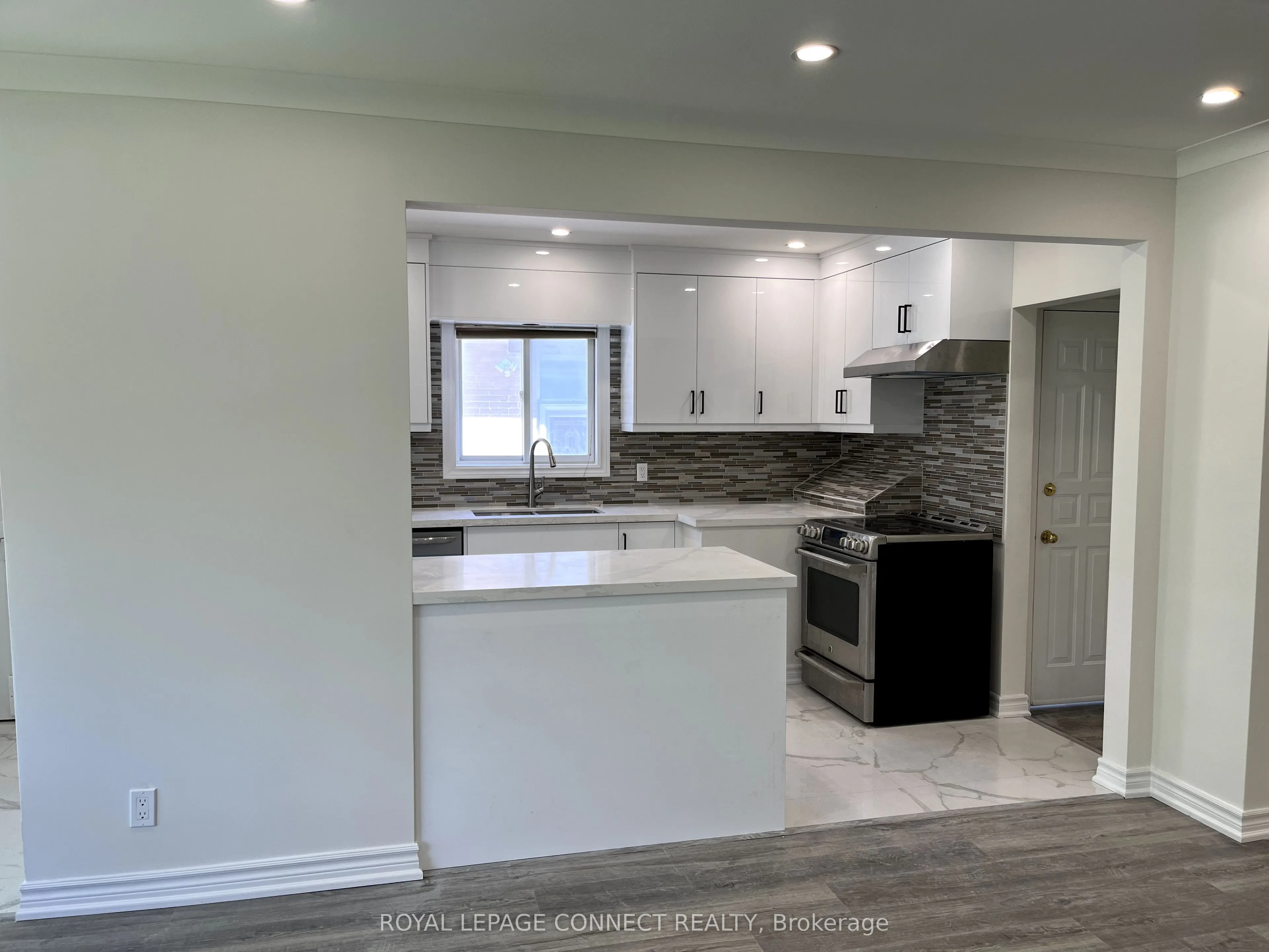 54 Foxrun Avenue
