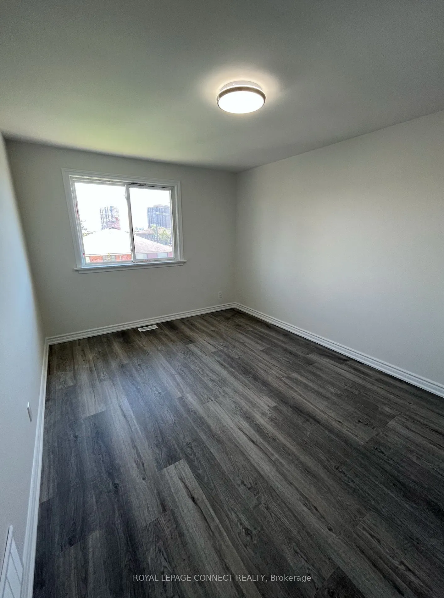 54 Foxrun Avenue