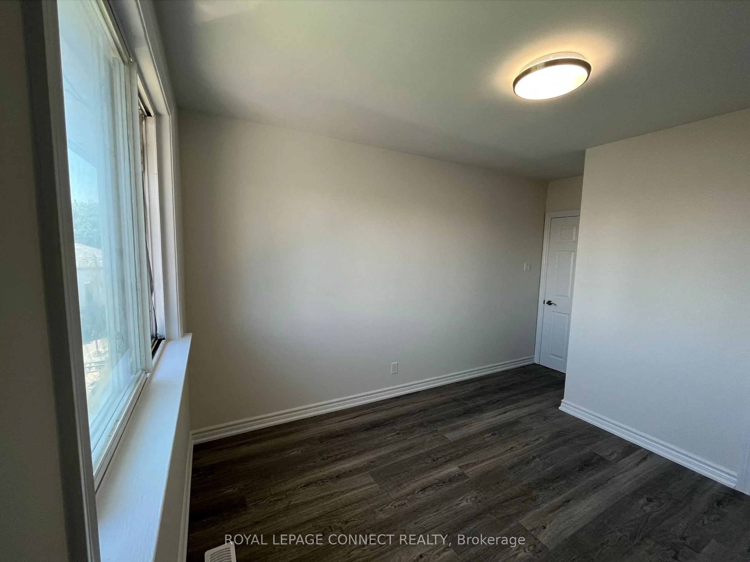 54 Foxrun Avenue