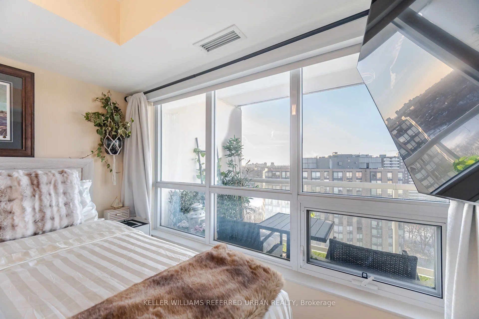 10 Wilby Crescent, #1807