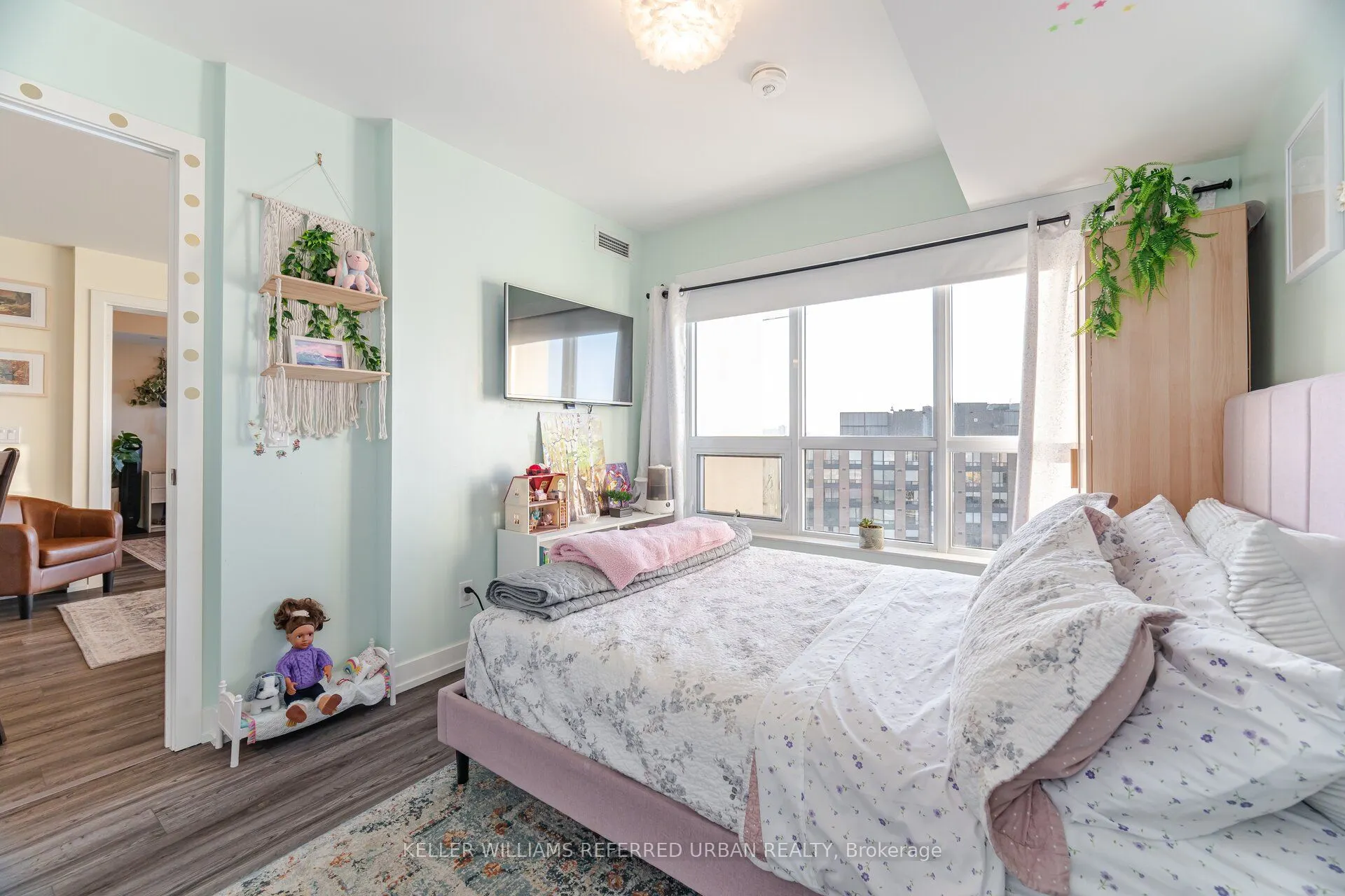 10 Wilby Crescent, #1807