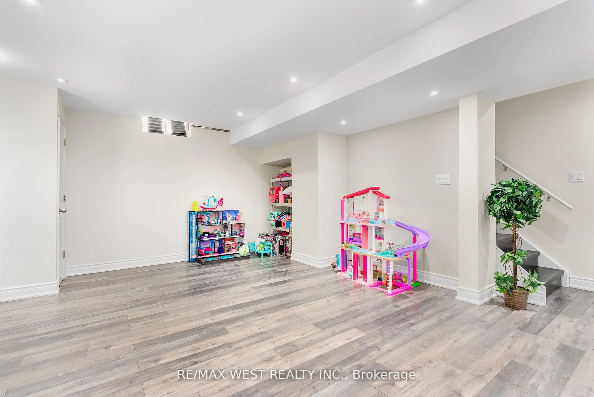 418 Hidden Trail Circle