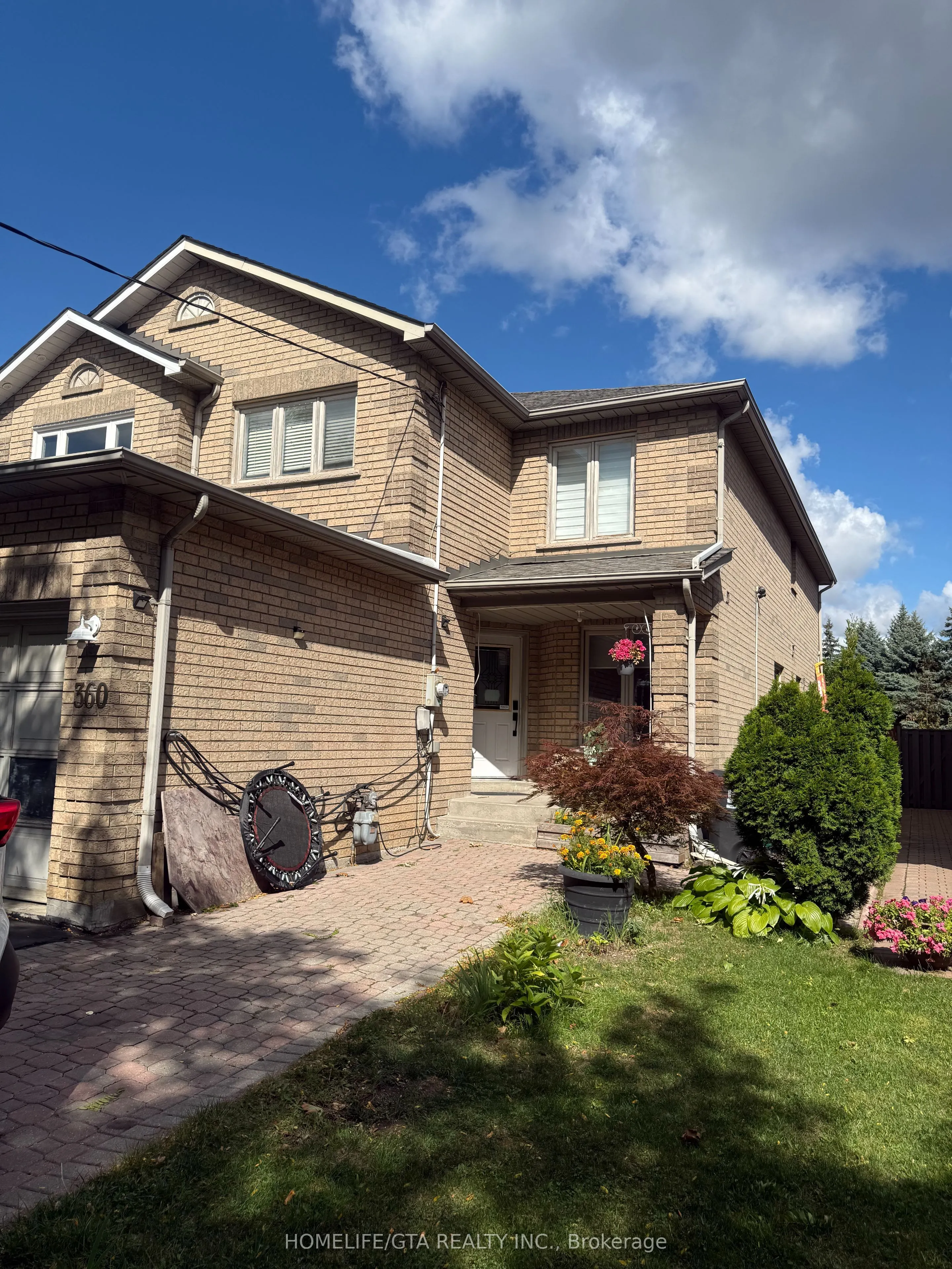 360 Queens Drive
