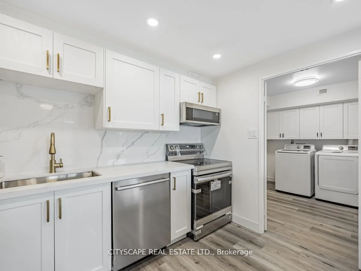 1320 Mississauga Valley Boulevard, #304