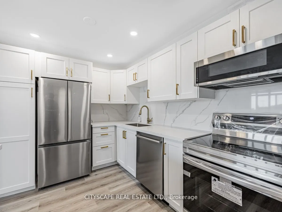 1320 Mississauga Valley Boulevard, #304