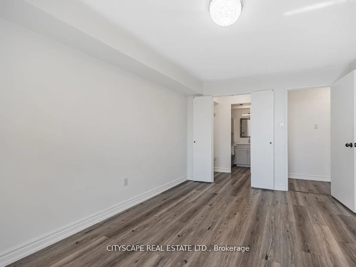 1320 Mississauga Valley Boulevard, #304