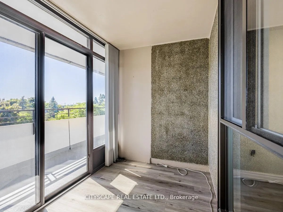 1320 Mississauga Valley Boulevard, #304