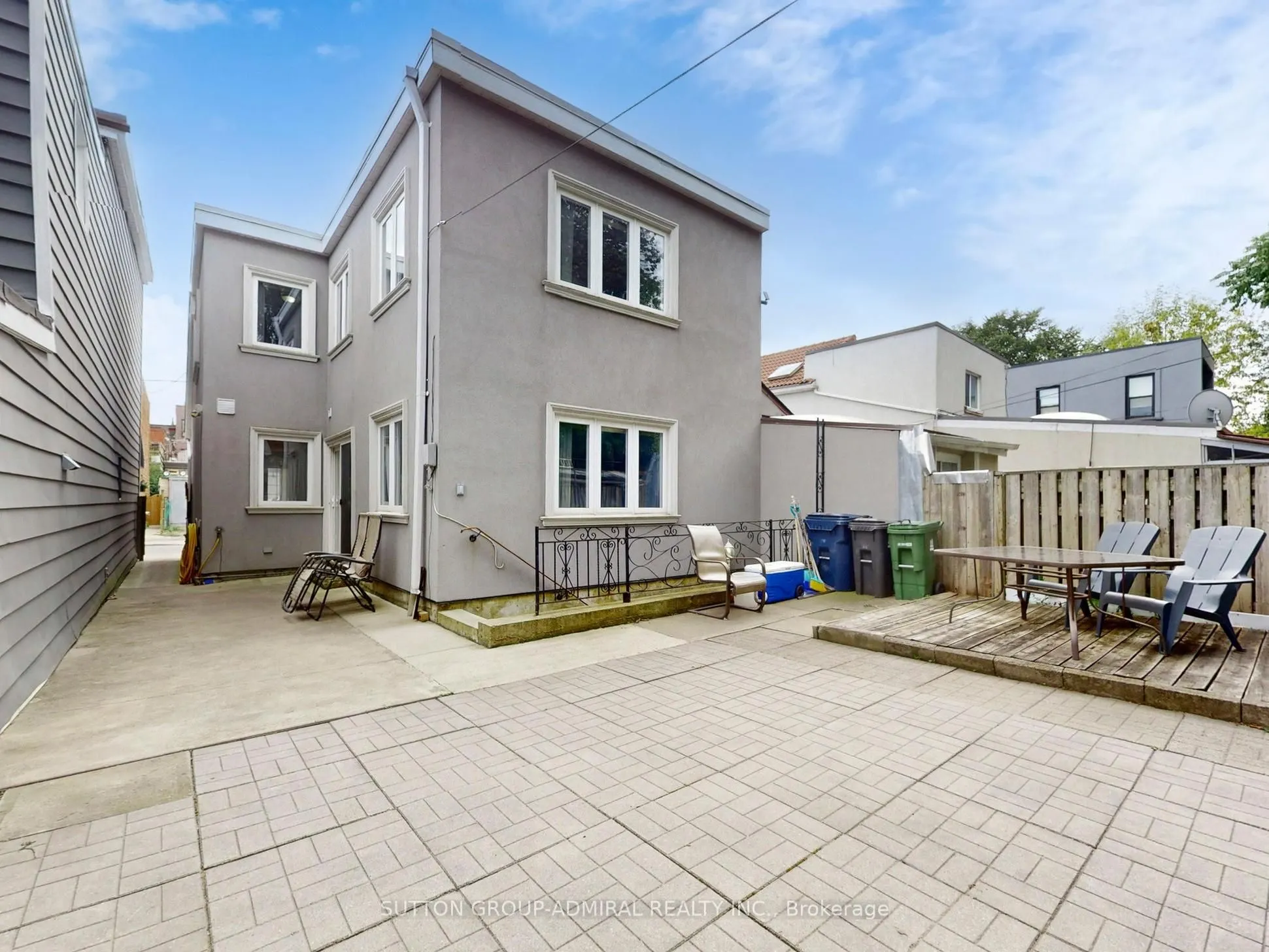 12 Abbs Street