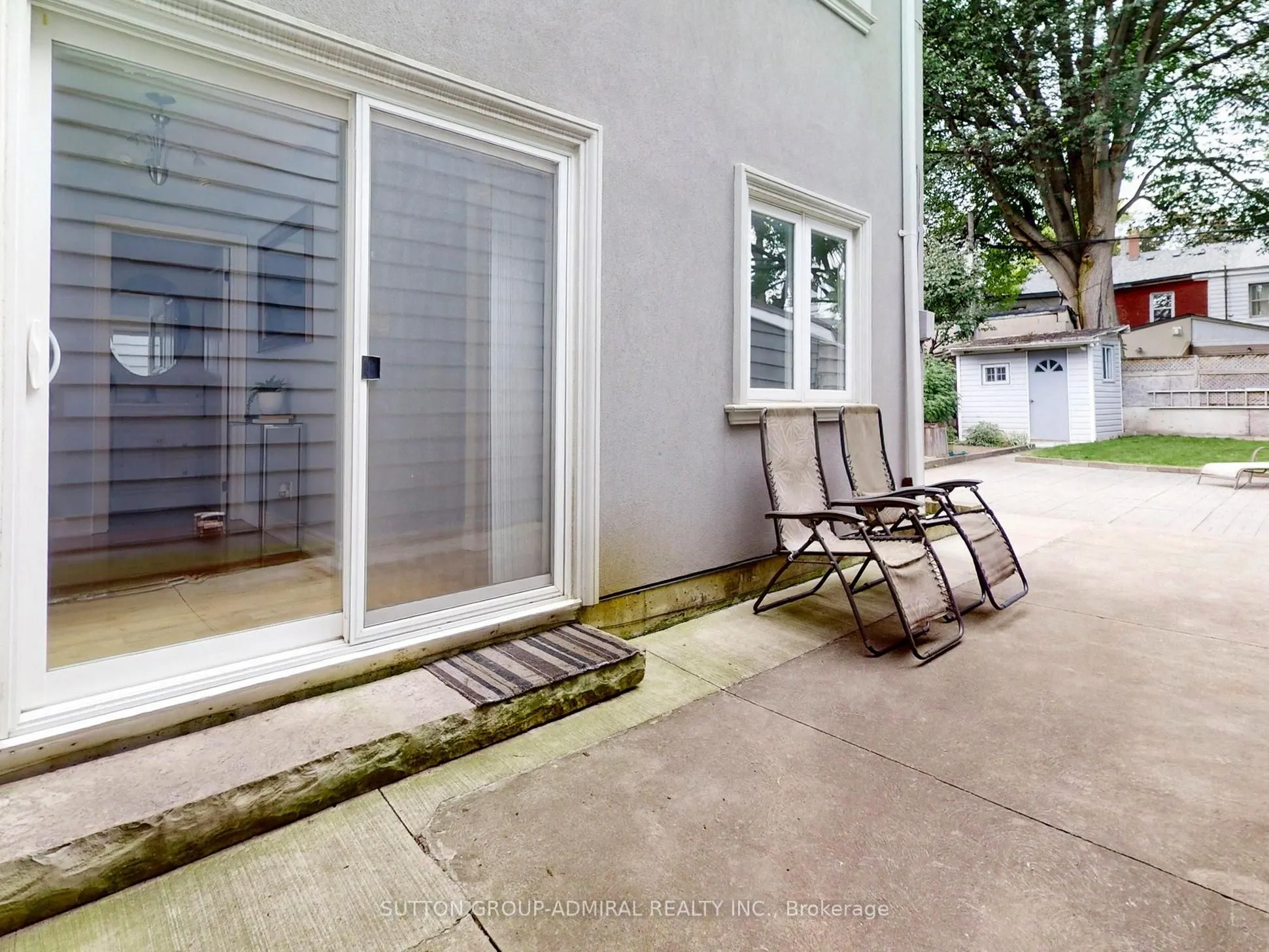 12 Abbs Street