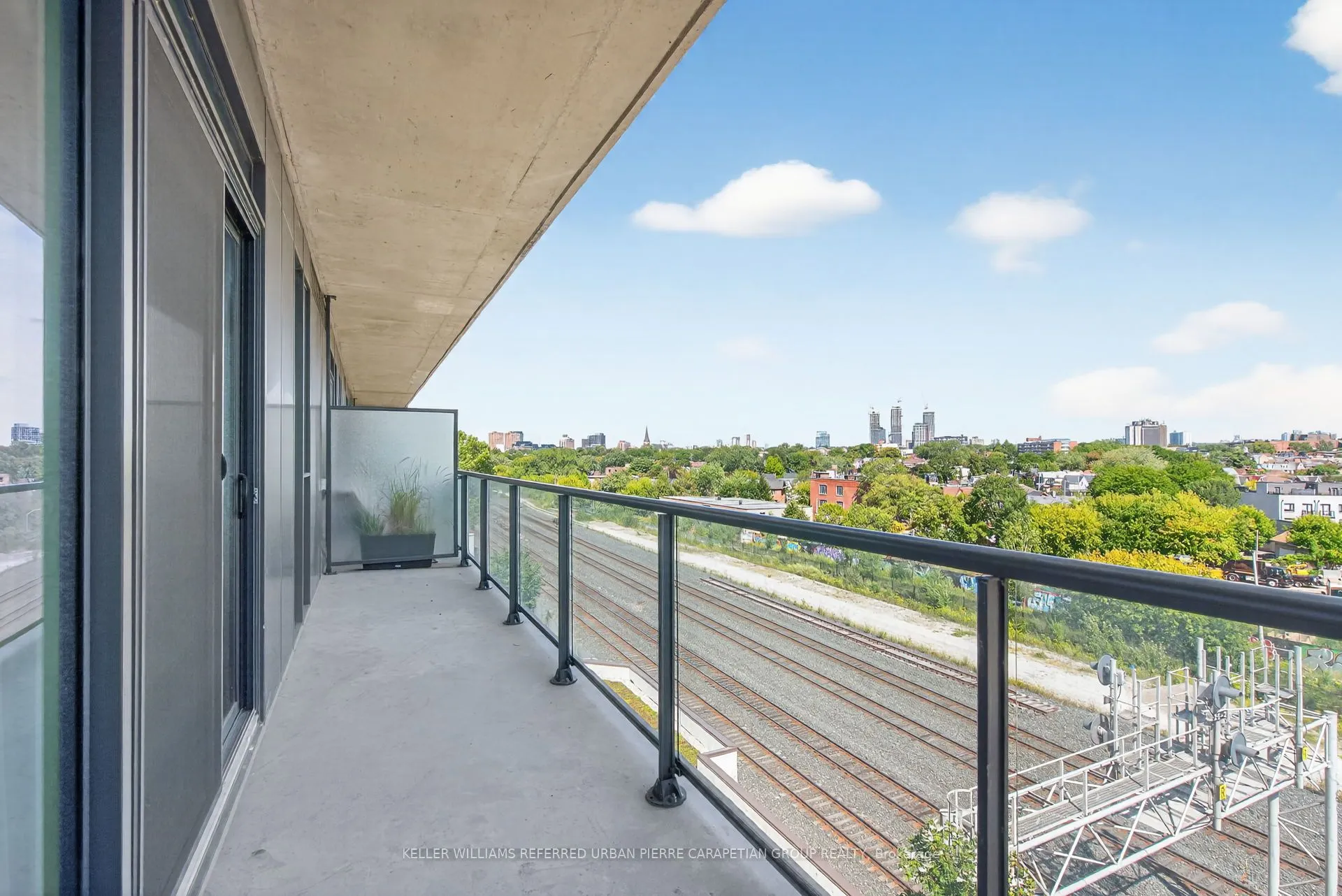 57 Brock Avenue, #610