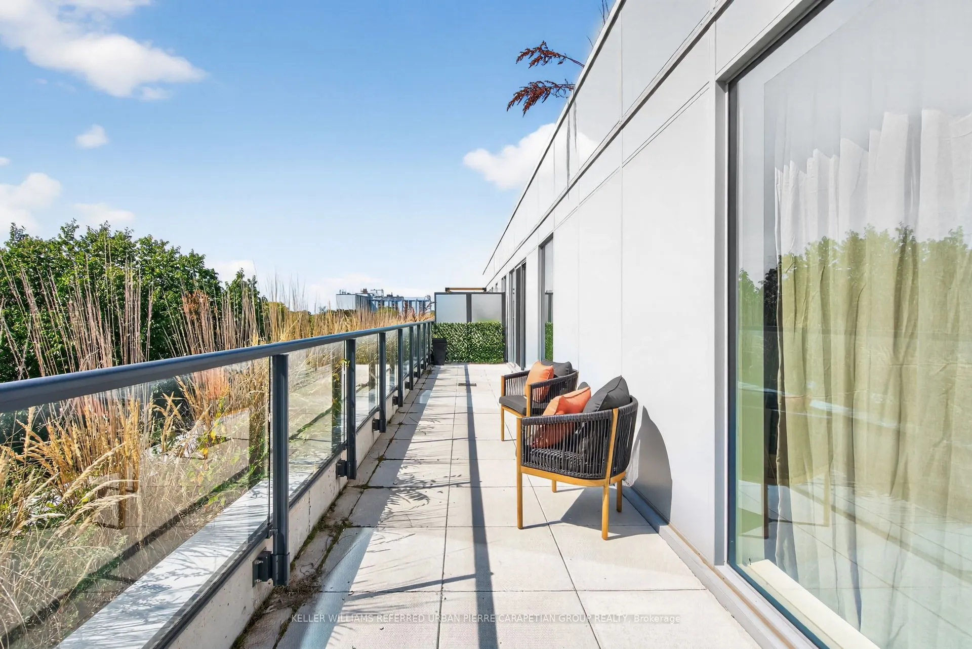 57 Brock Avenue, #610
