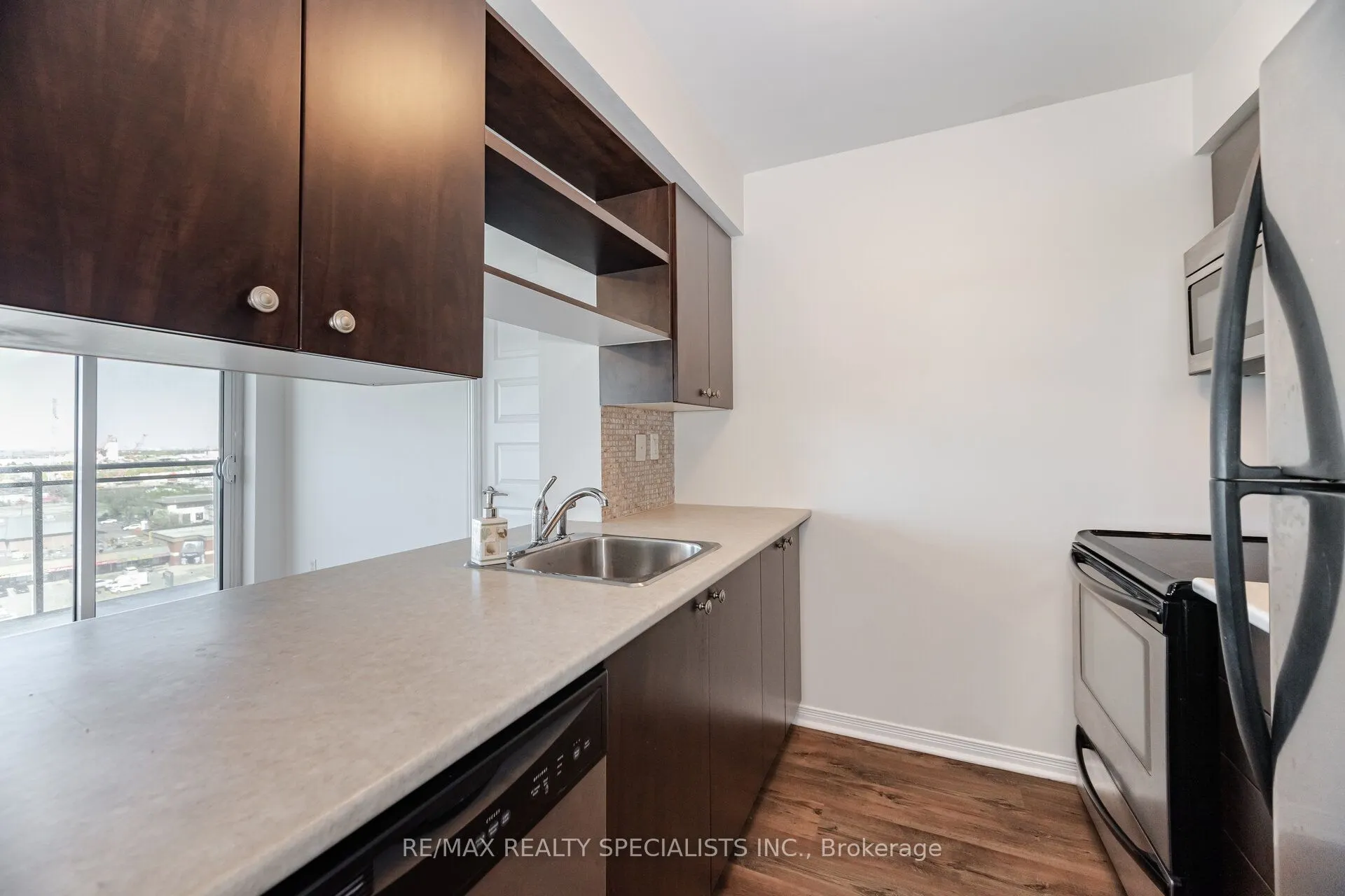 215 Queen Street E, #1103