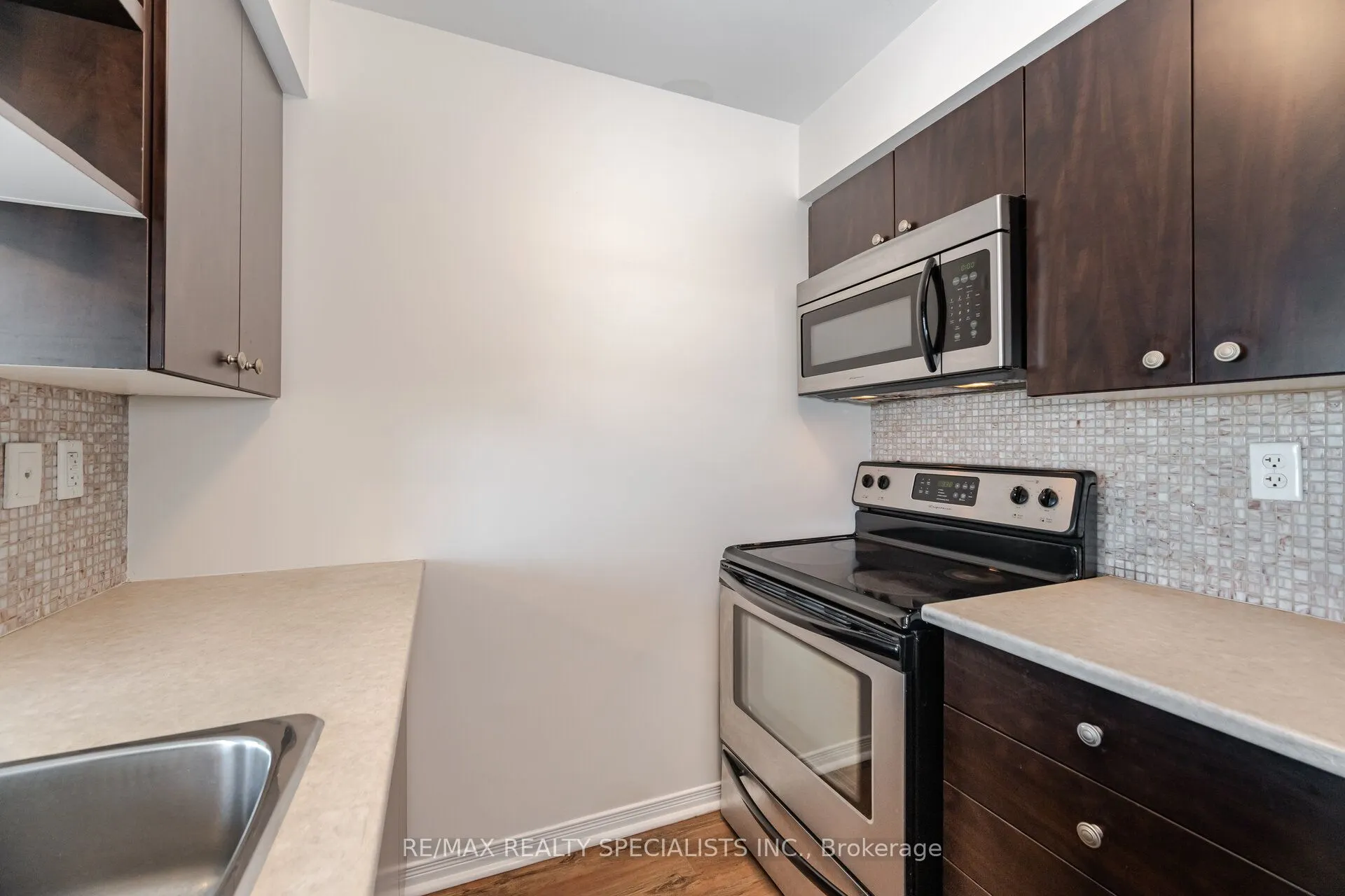 215 Queen Street E, #1103