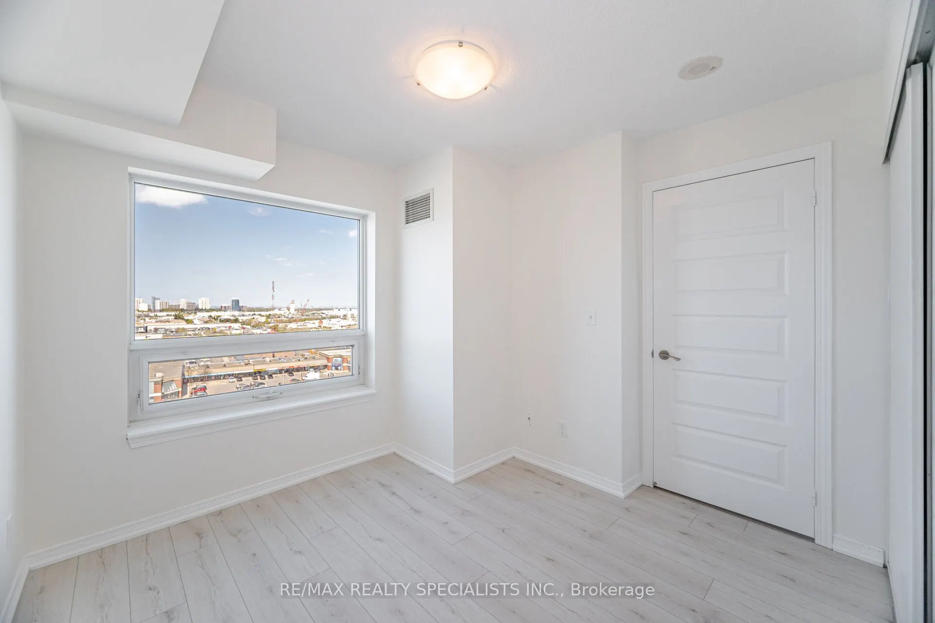 215 Queen Street E, #1103