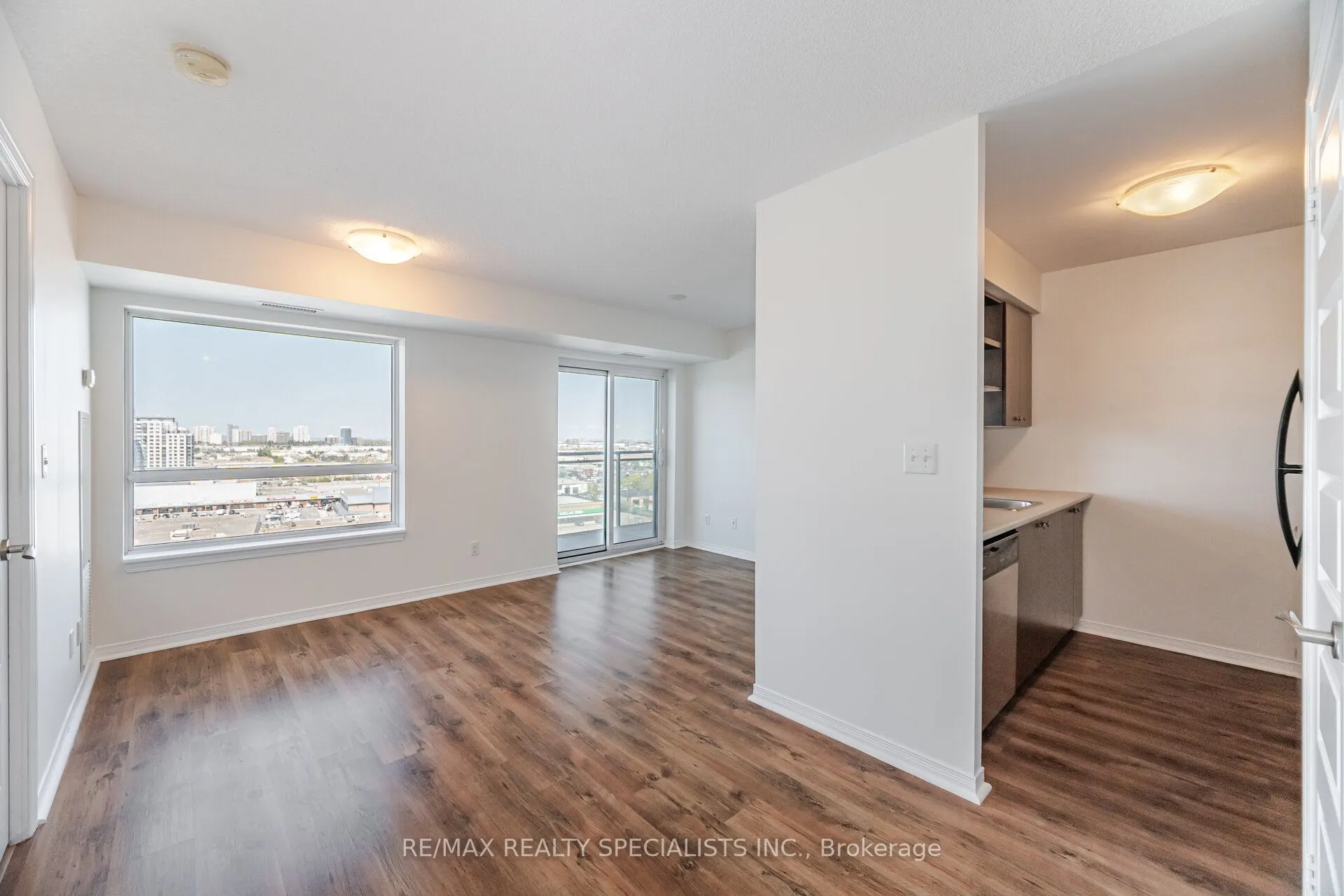 215 Queen Street E, #1103