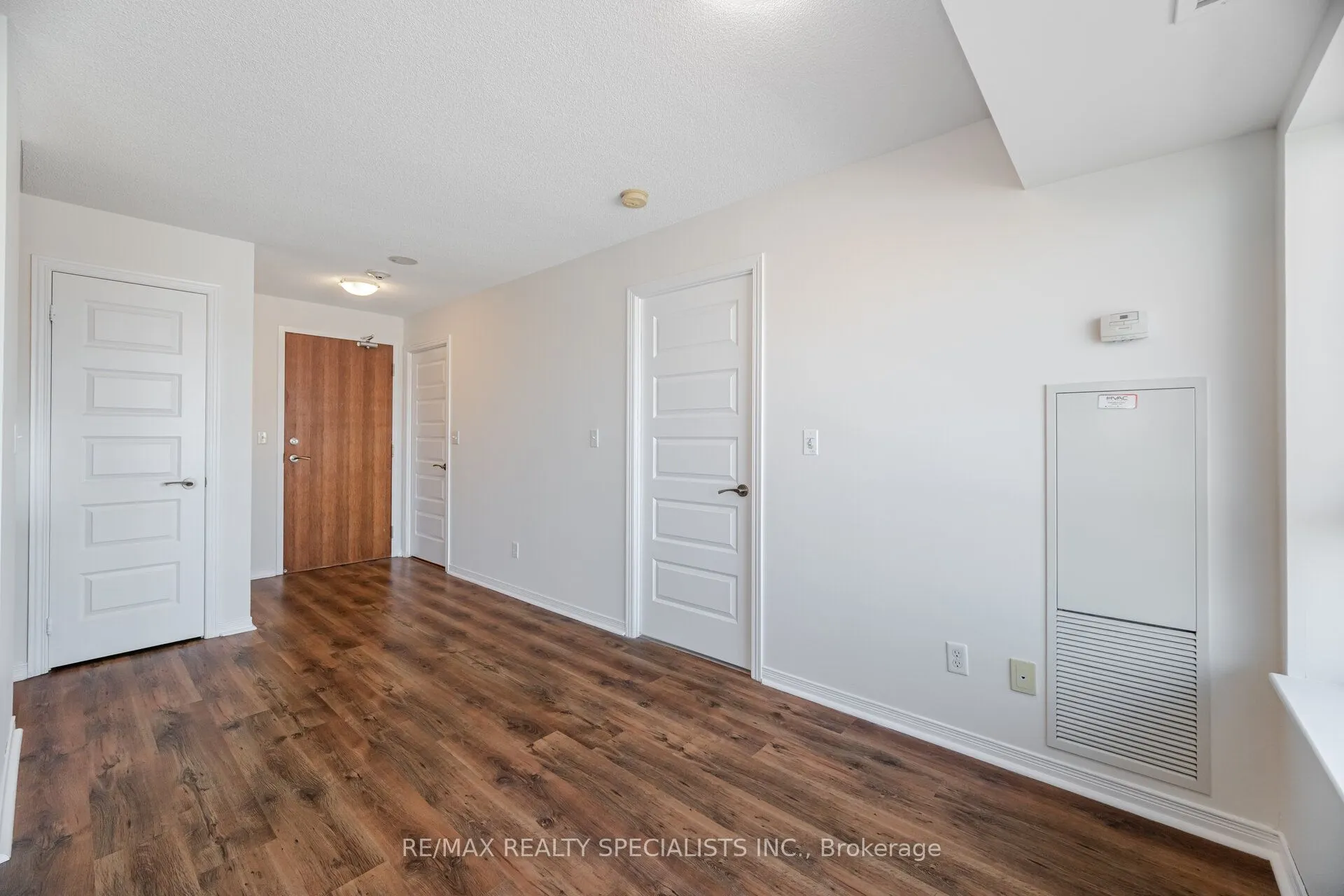 215 Queen Street E, #1103