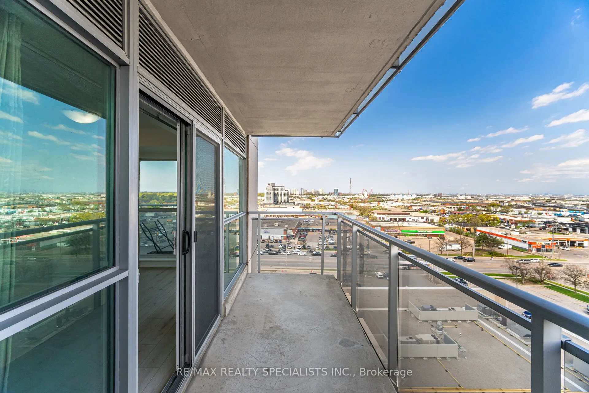 215 Queen Street E, #1103