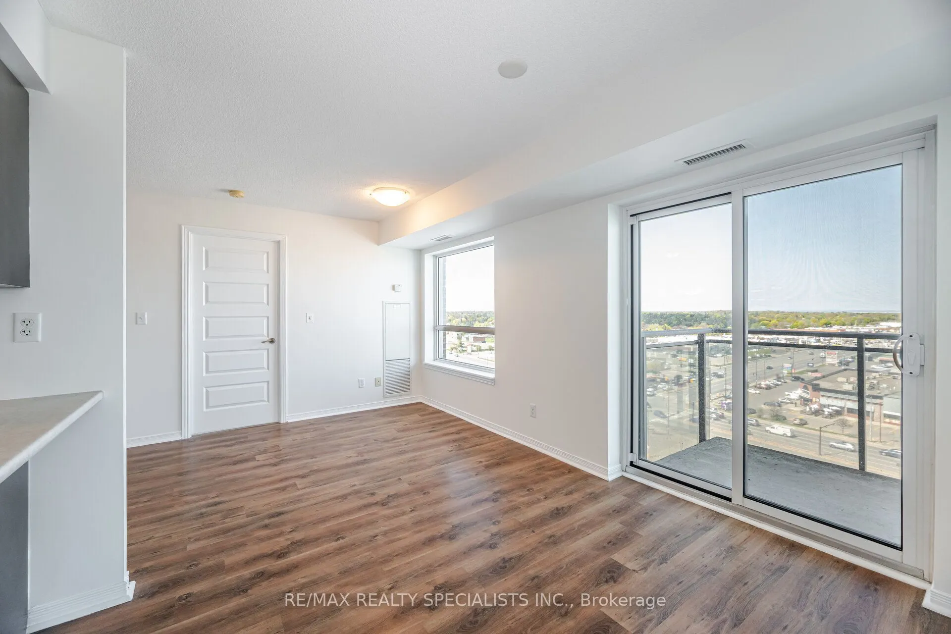 215 Queen Street E, #1103