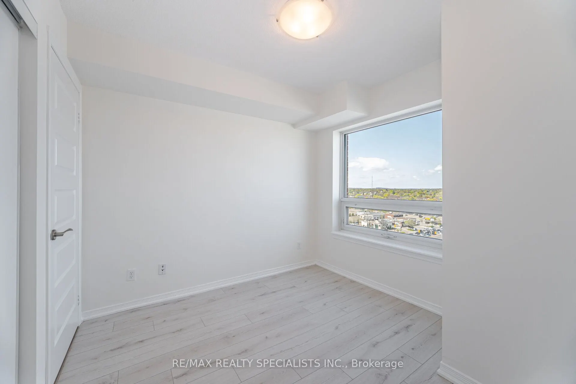 215 Queen Street E, #1103