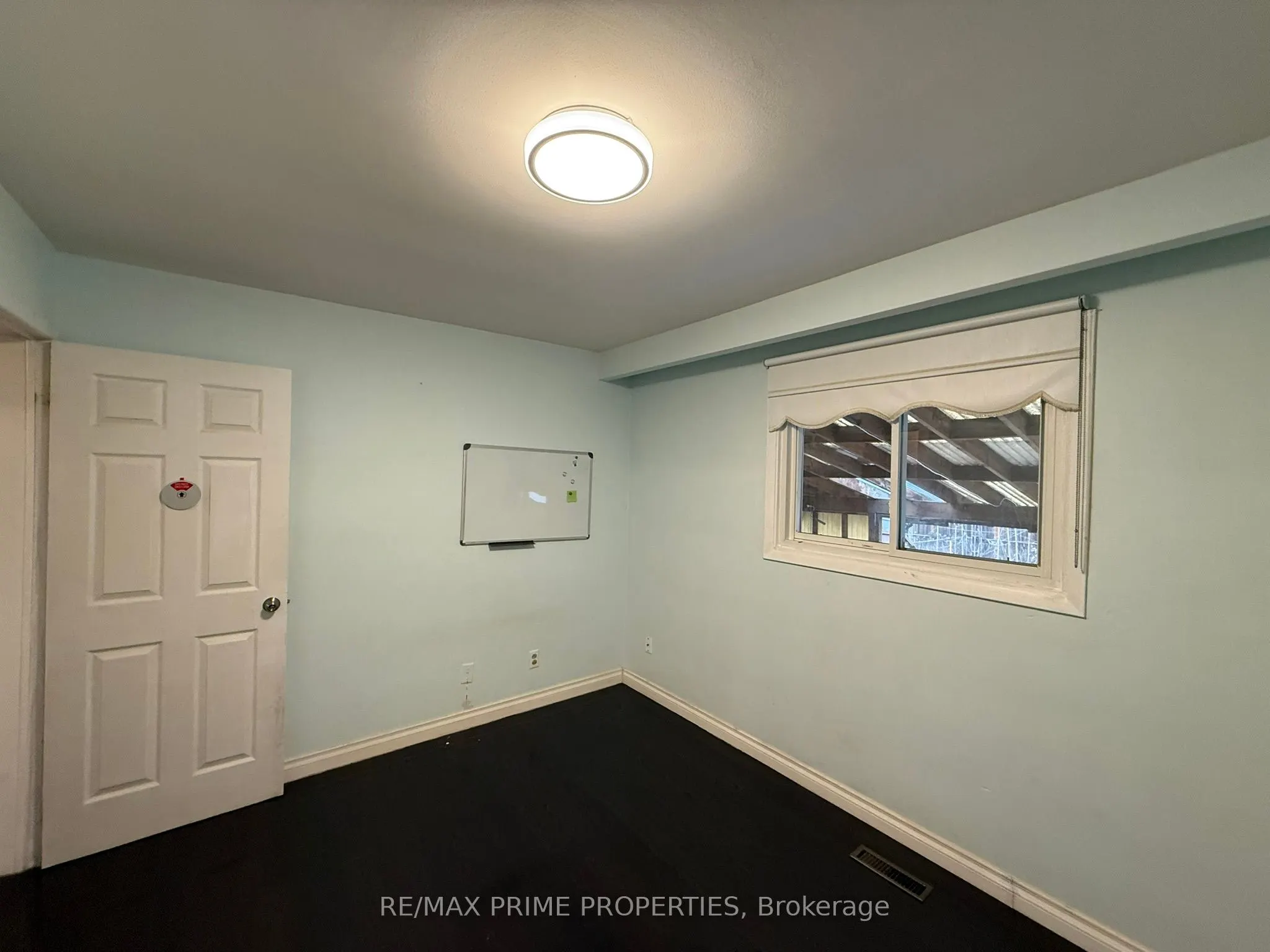3563 Laddie Crescent, #Upper