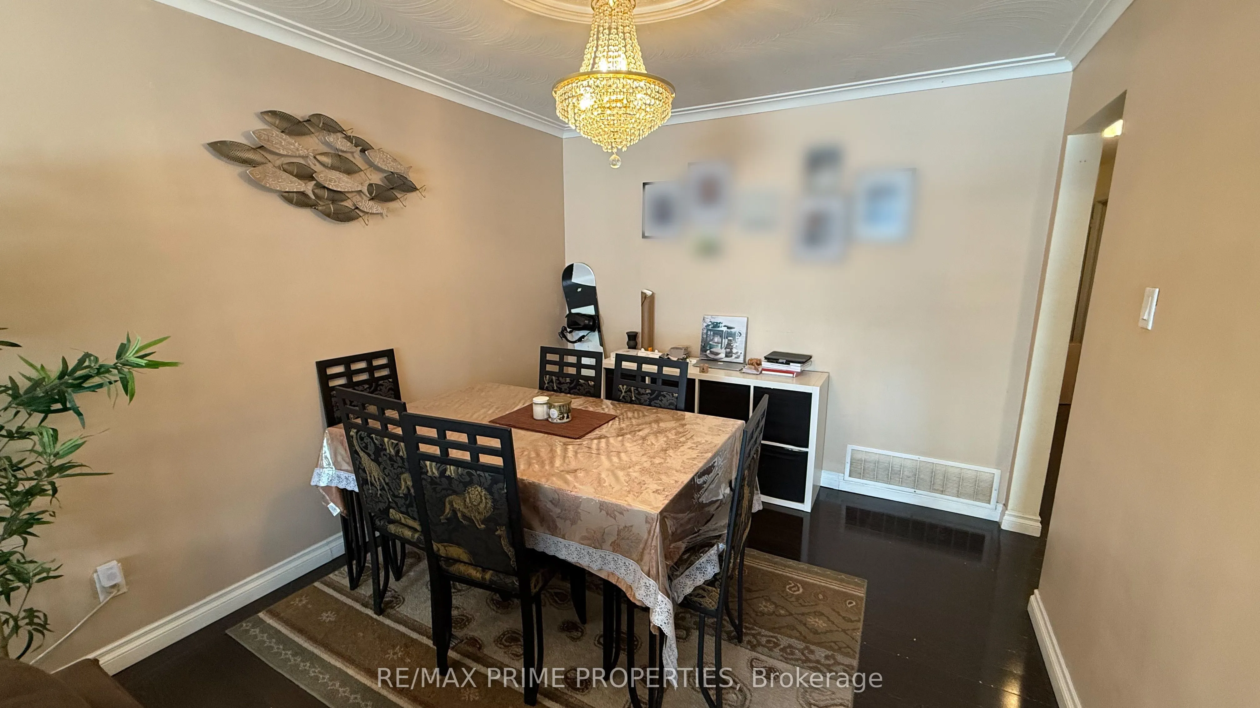 3563 Laddie Crescent, #Upper