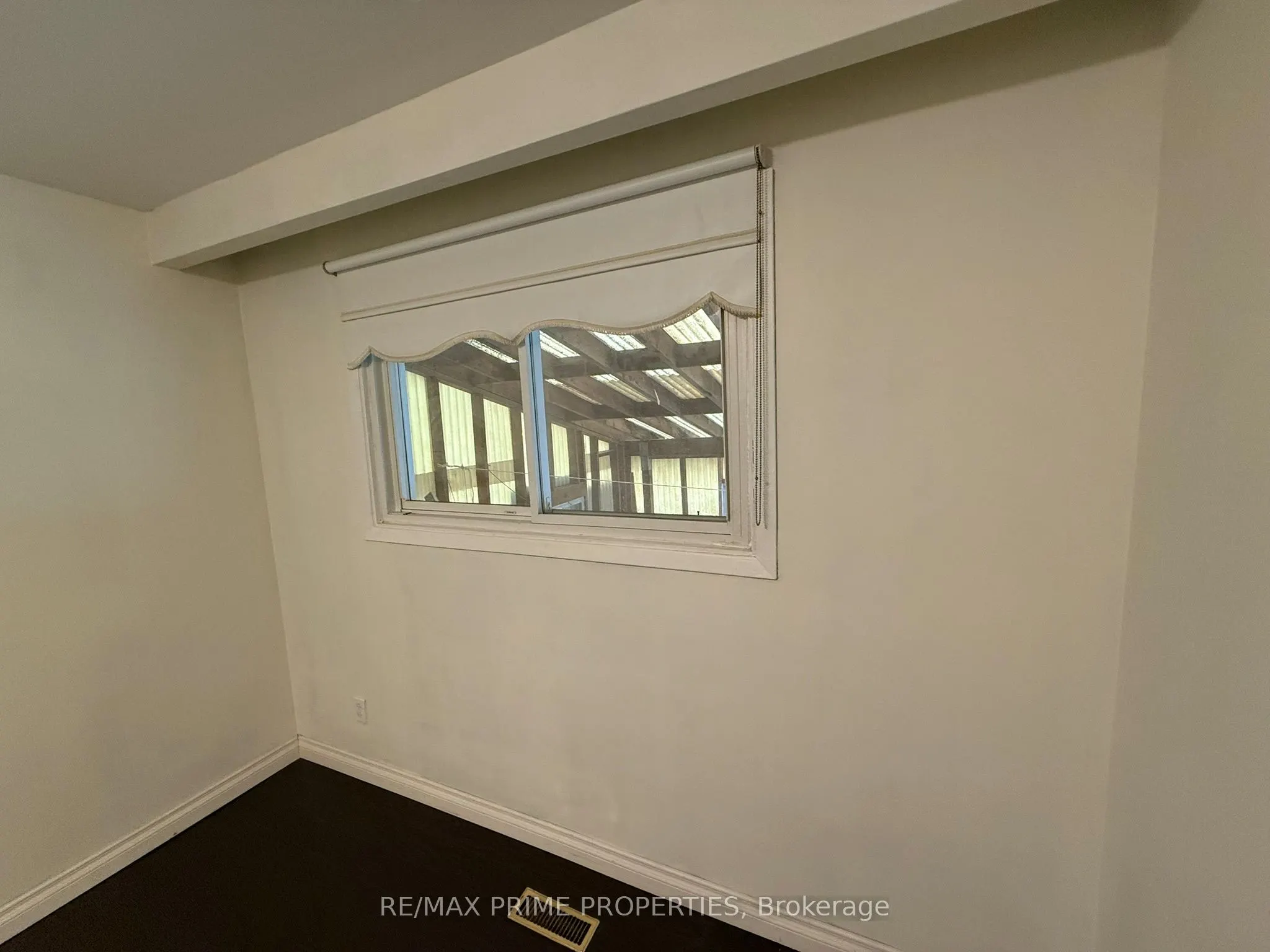 3563 Laddie Crescent, #Upper