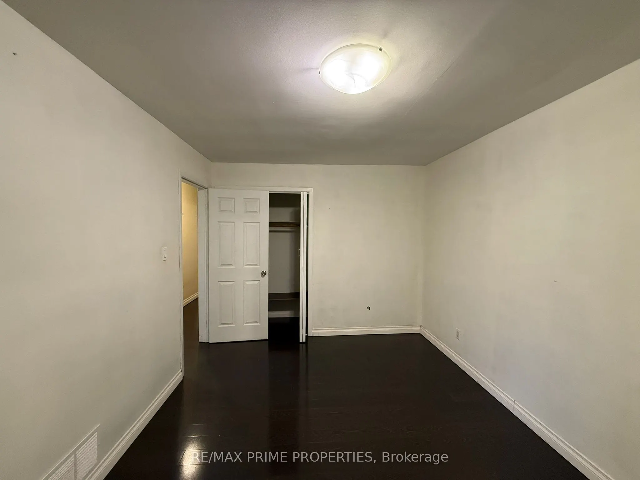 3563 Laddie Crescent, #Upper