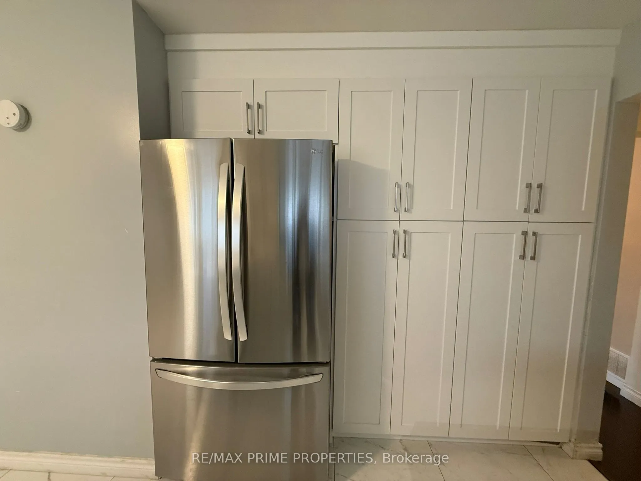 3563 Laddie Crescent, #Upper