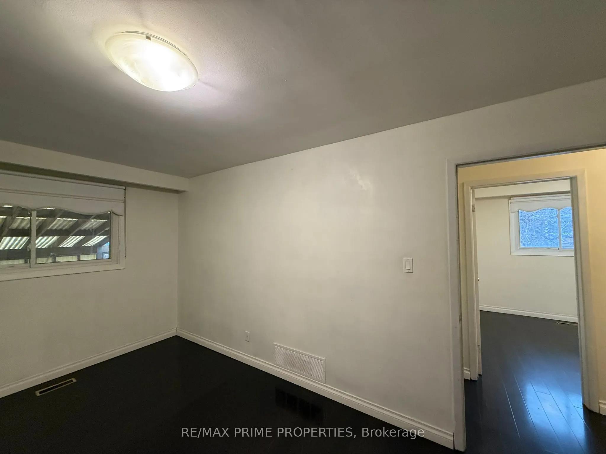 3563 Laddie Crescent, #Upper