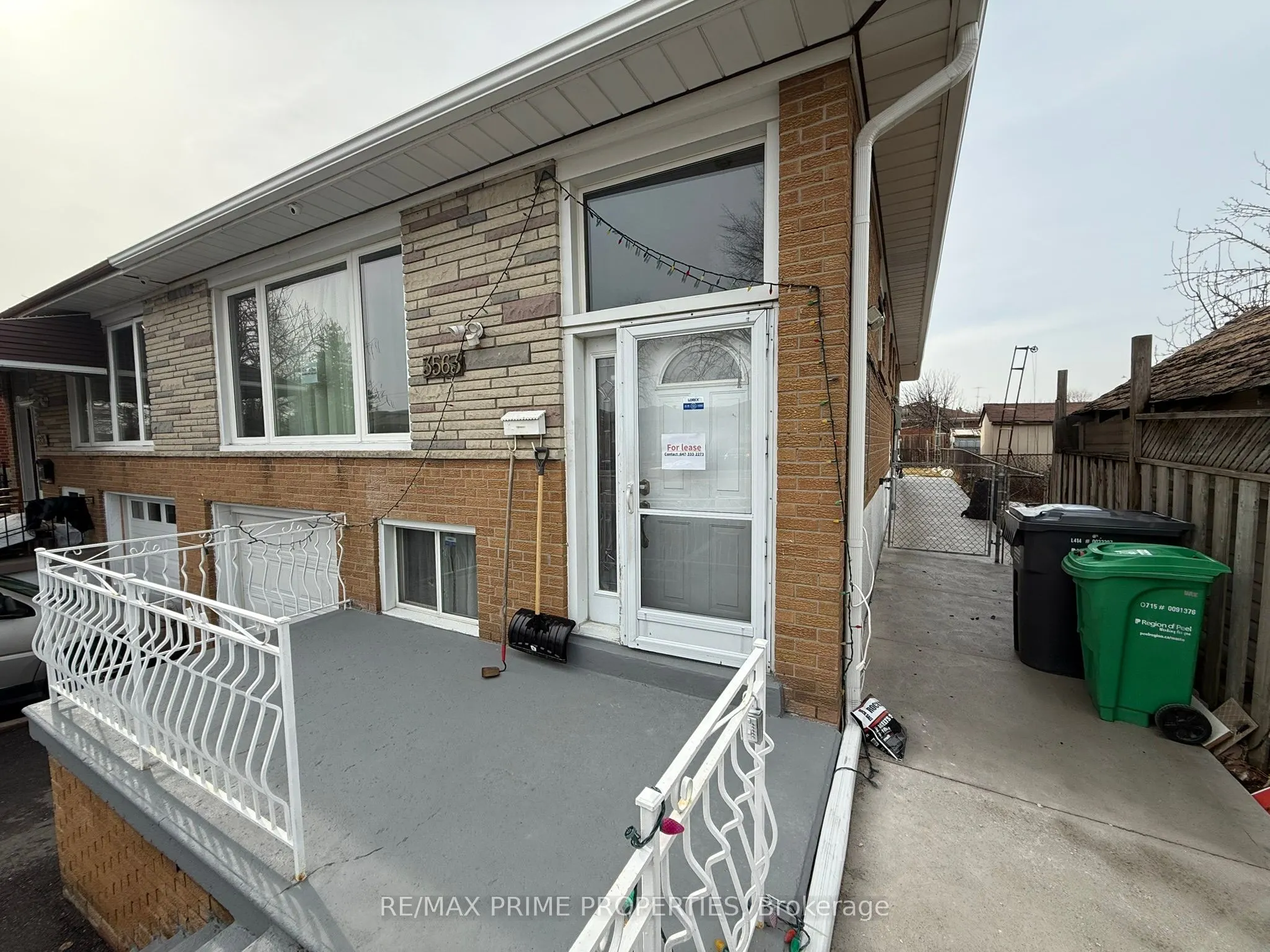 3563 Laddie Crescent, #Upper
